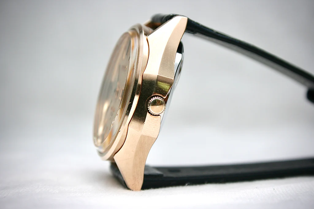 Seiko Quartz VFA 3823-7040 Gold - Image 3
